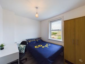 bed 4- click for photo gallery